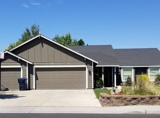 2021 NW Nickernut Ct, Redmond, OR