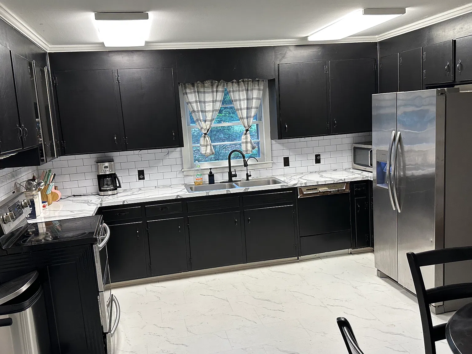 6 bed, 3367 sqft, $3,950 — Photo 3