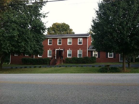 4th image of 472 Winding Ln