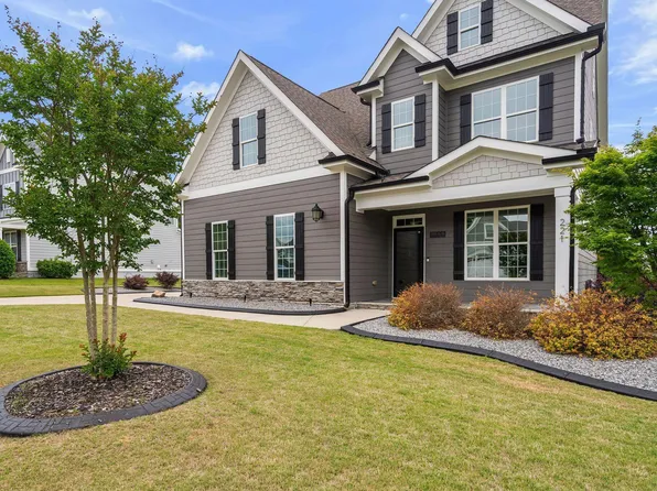 221 Misty Moonlight Dr, Willow Spring, NC 27592