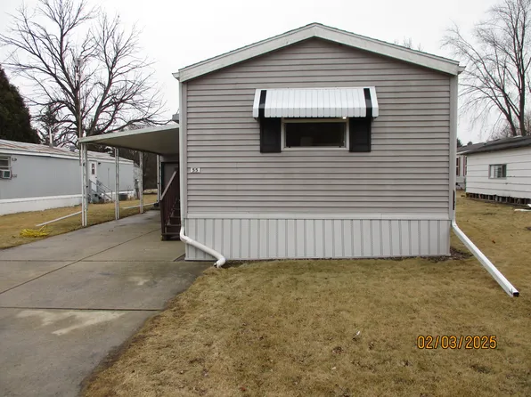 55 Mourning Dove Dr, Watertown, WI 53098