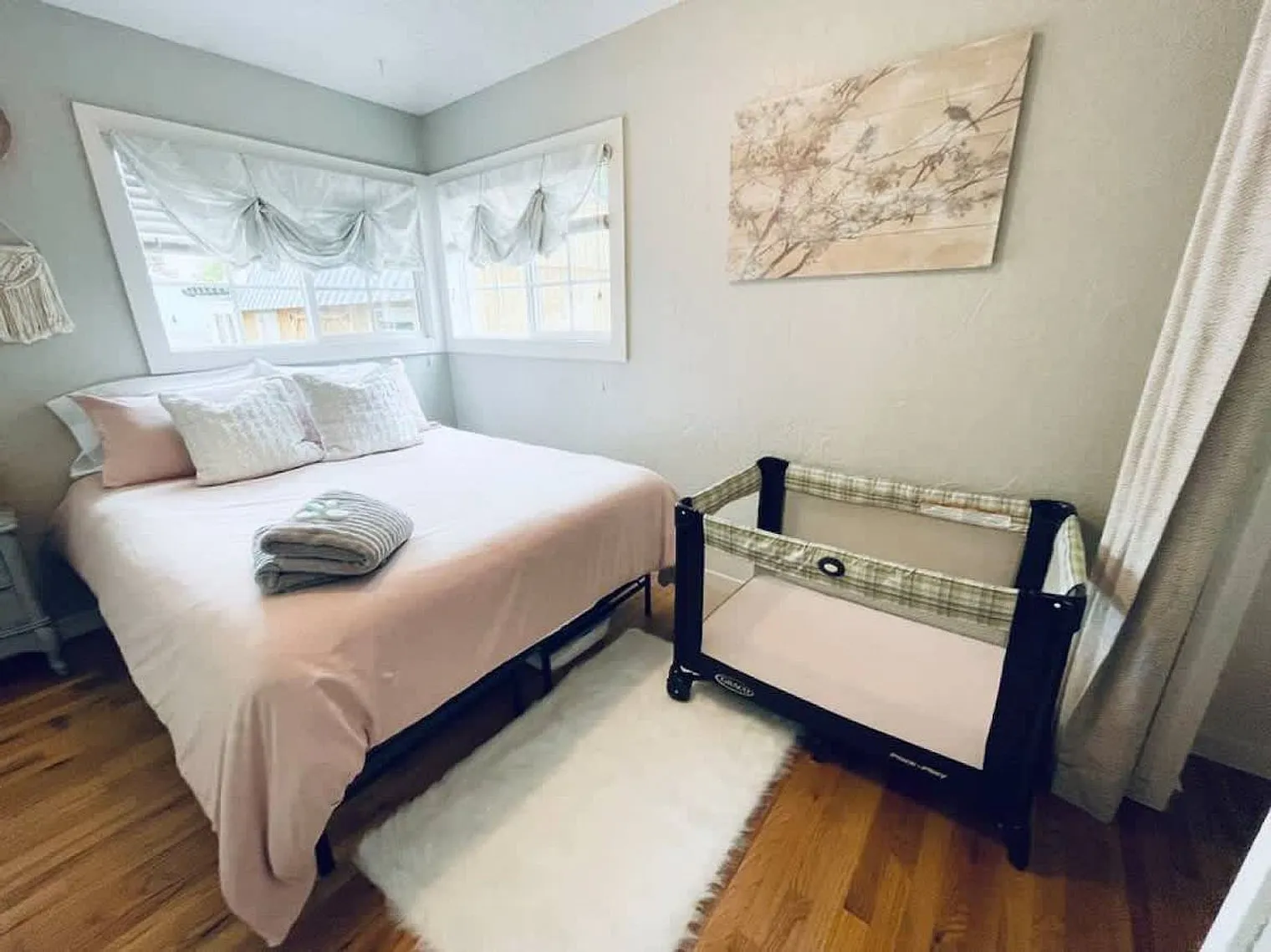 3 bed, 1.0 bath, 1291 sqft, $3,938 — Photo 1