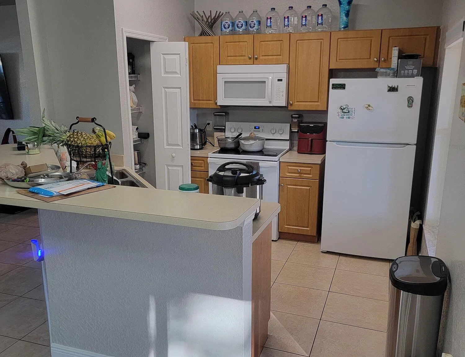 3 bed, 2.0 bath, 1216 sqft, $2,100 — Photo 2