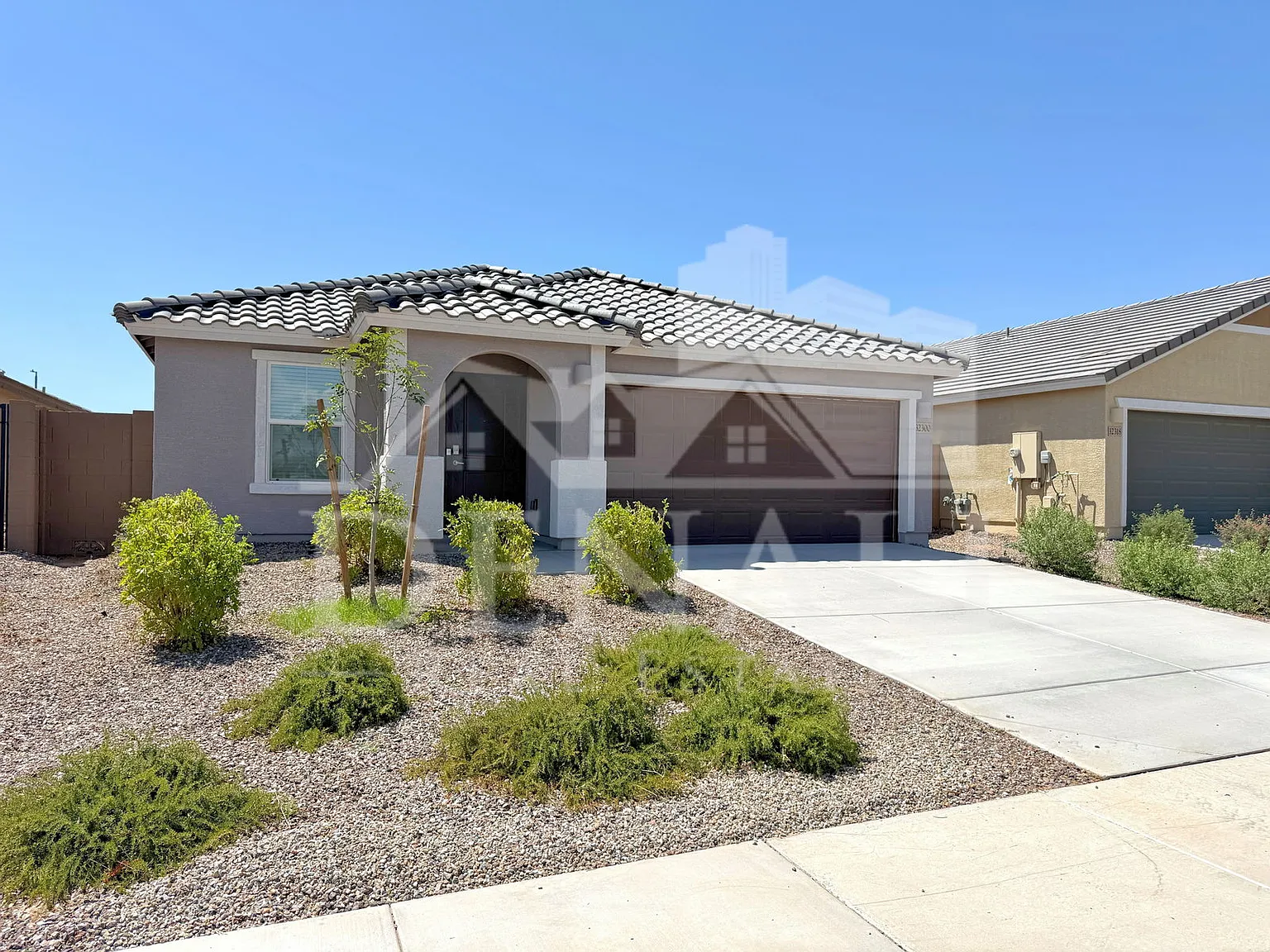 3 bed, 2.0 bath, 1219 sqft, $1,800 — Photo 2