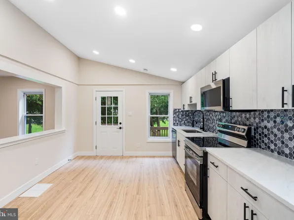 174 Seltzer Ave, Coatesville, PA 19320