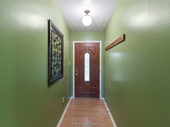 3rd image of 3109 Louisiana Ave