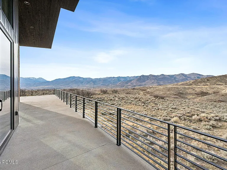 2005 Lookout Peak Cir — Photo 22