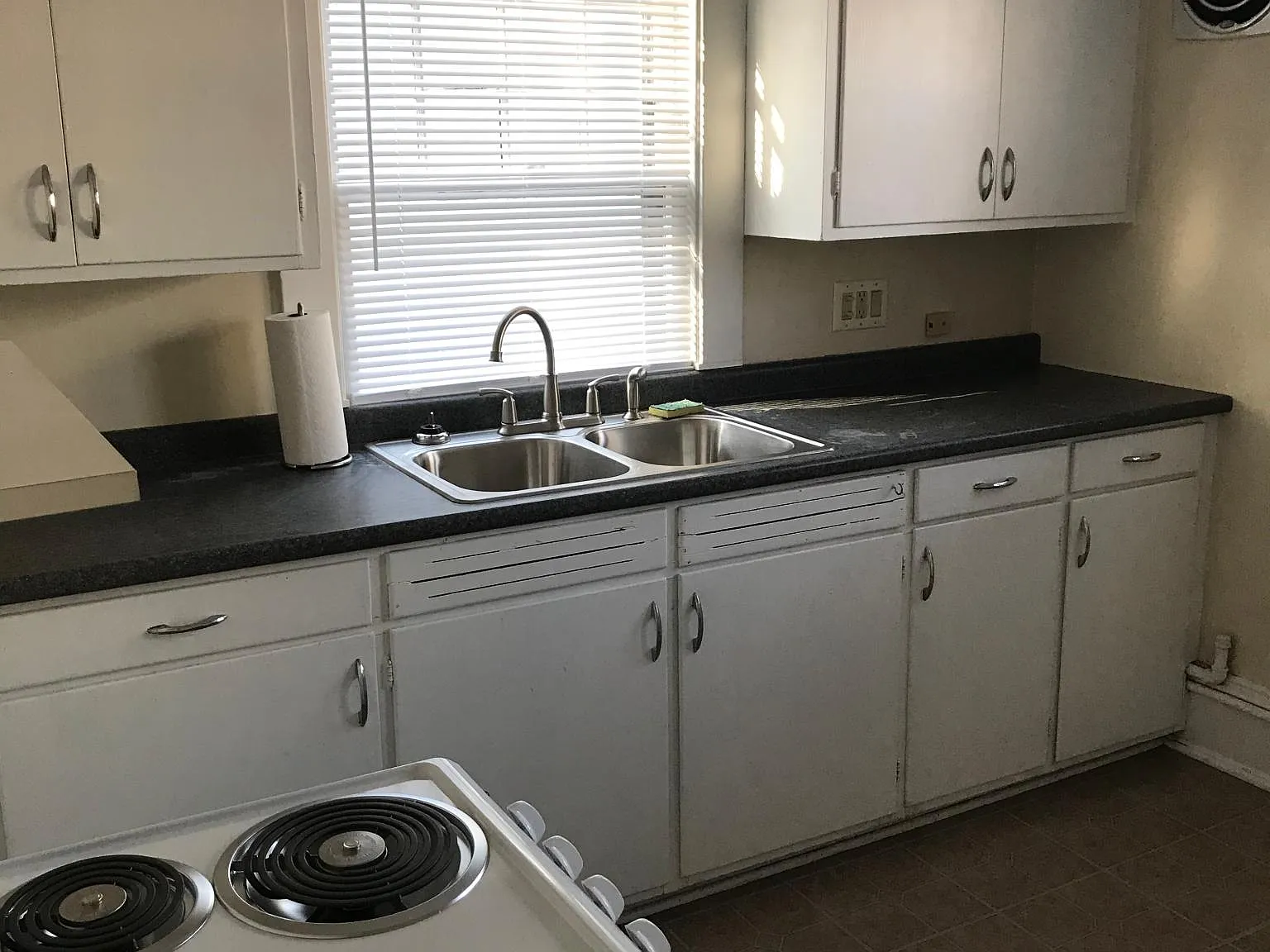 117 W Dutton St — Photo 3