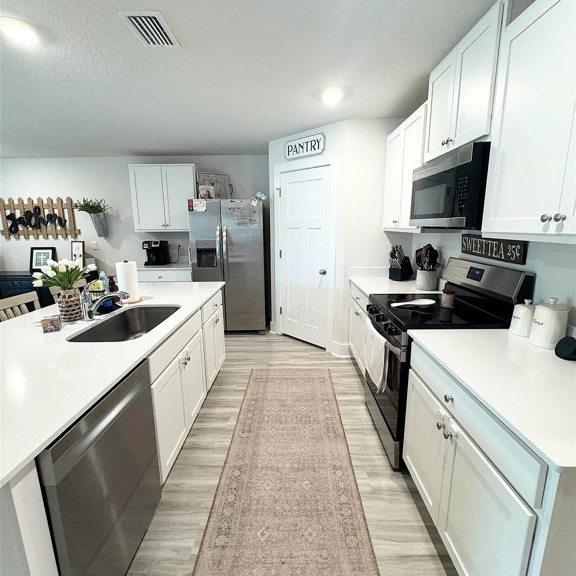 4 bed, 1827 sqft, $2,500 — Photo 3