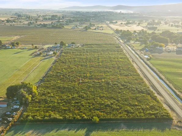 1 Mountain View  Rd, Grandview, WA 98930