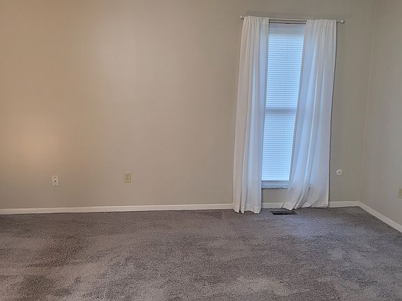 5th image of 839 Virginia Ave