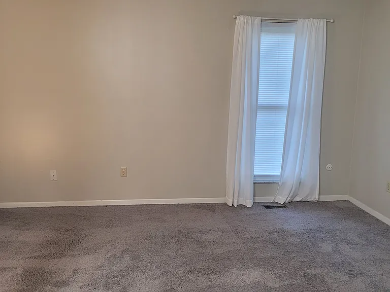 839 Virginia Ave — Photo 5