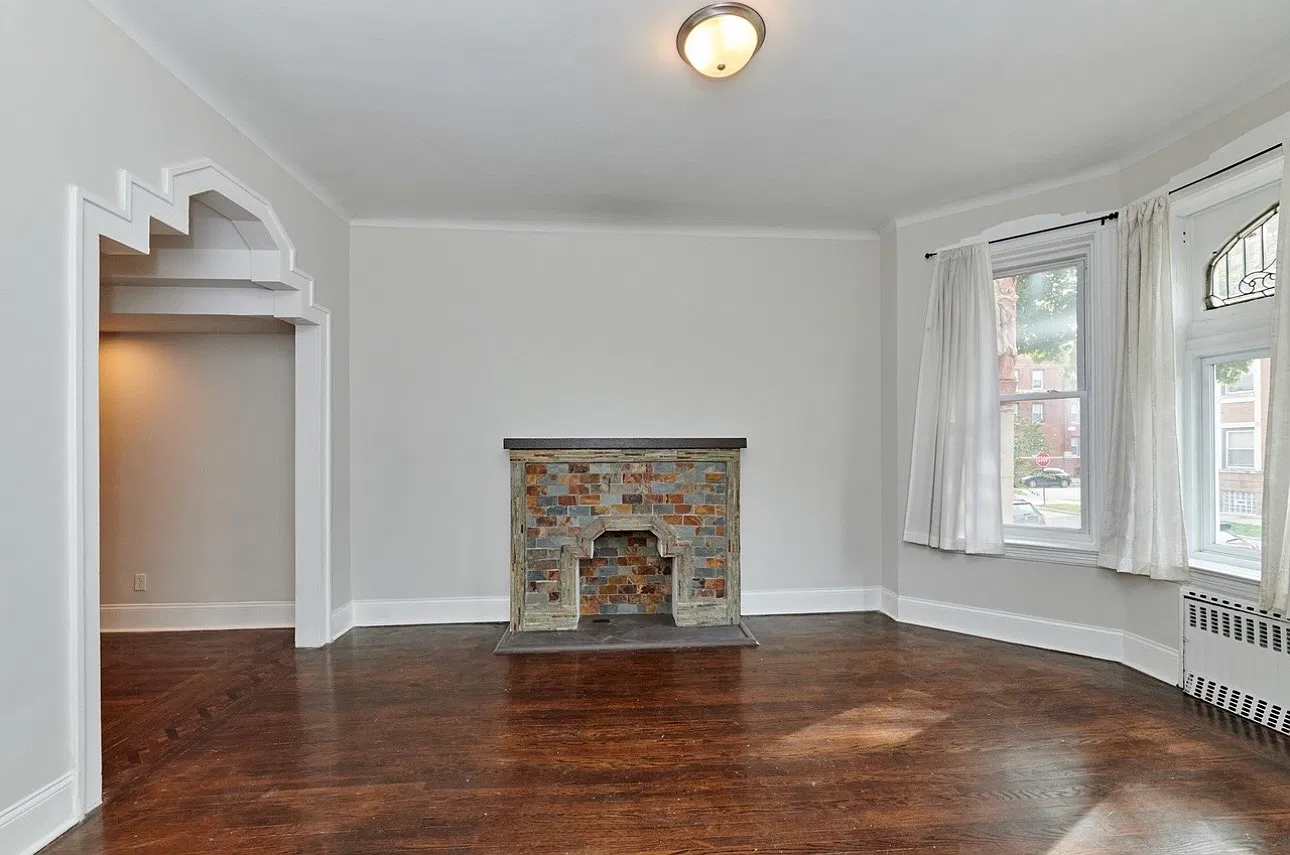 618 E 50th Pl — Photo 3