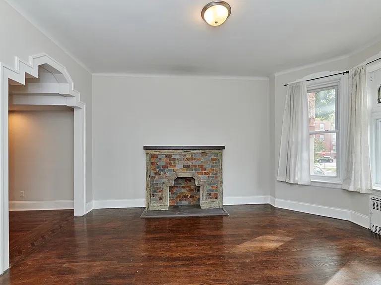618 E 50th Pl #1 — Photo 3