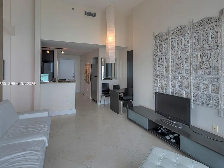 6515 Collins Ave #1804 — Photo 8