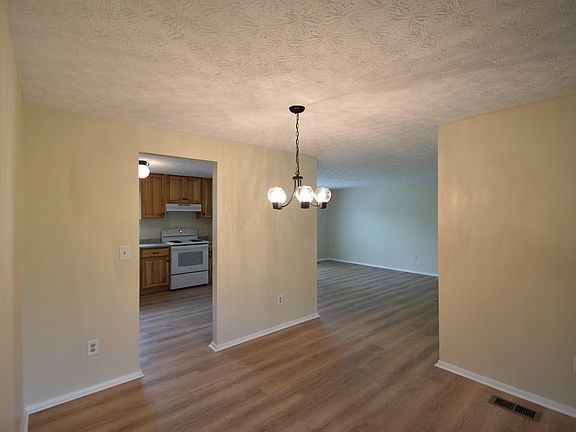 5th image of 293 Idlebrook Pl