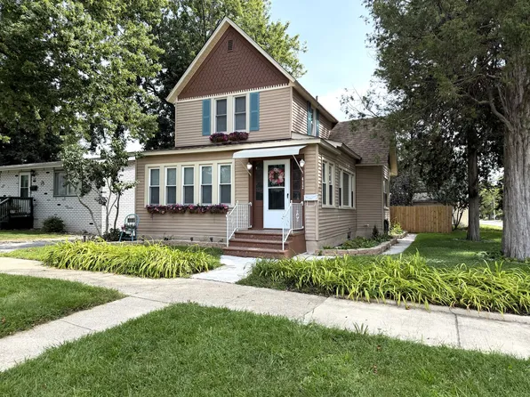 412 N Grand Ave, Bradley, IL 60915