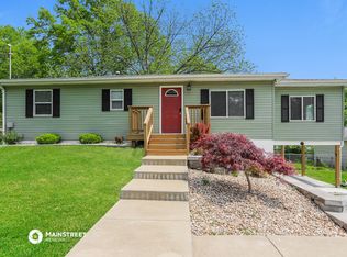 137 Harrington Dr, Fenton, MO 63026