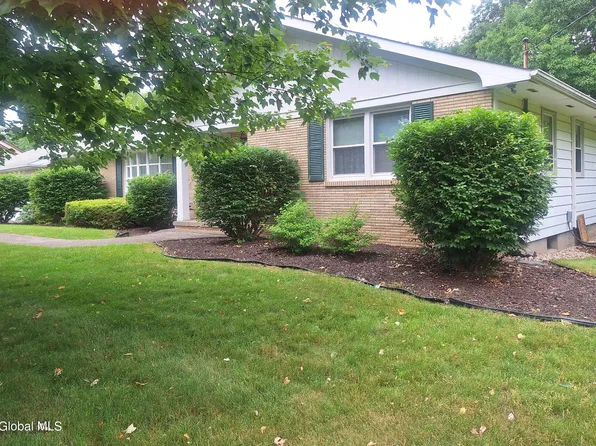 153 Horizon View Drive, East Greenbush, NY 12061