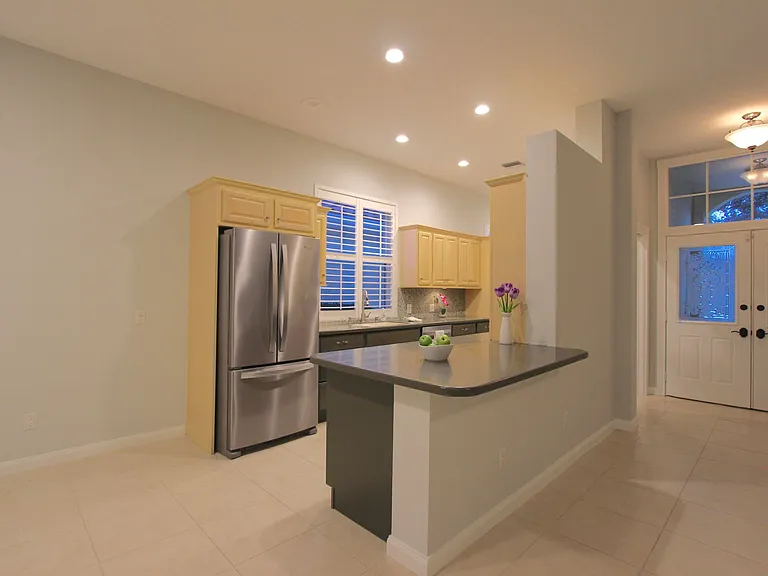 117 Hampton Cir — Photo 7