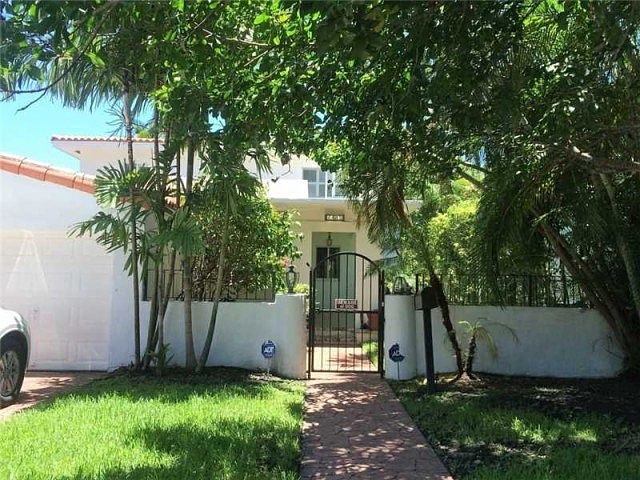 1st image of 4445 Royal Palm Ave