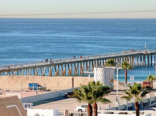 1427 Monterey Blvd, Hermosa Beach, CA 90254