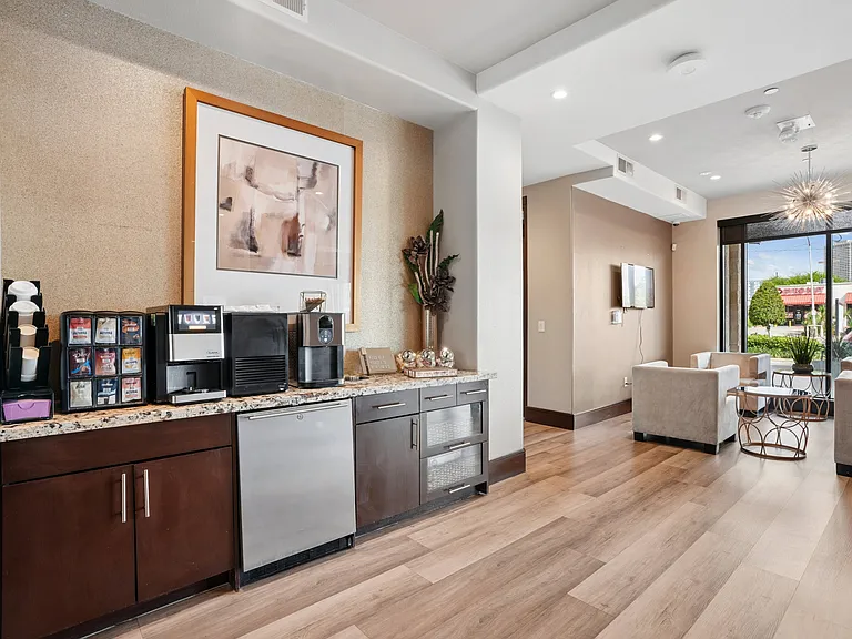 Resident Lounge - Coffee Bar