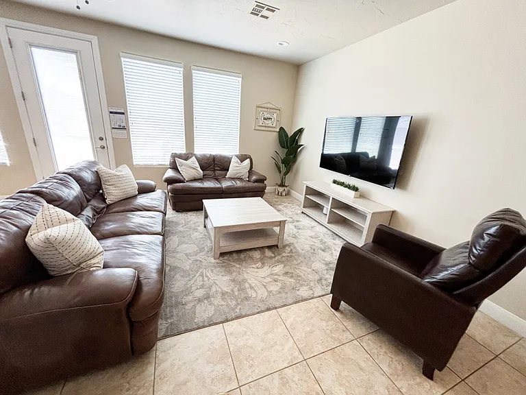 N Coral Ridge Dr — Photo 6