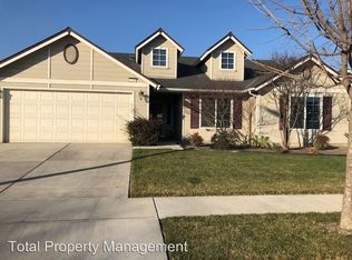 2398 Kirch Flat Ave, Tulare, CA