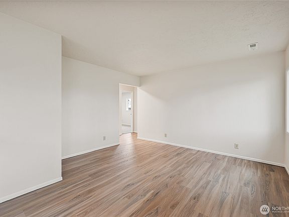 3rd image of 1123 7th Avenue