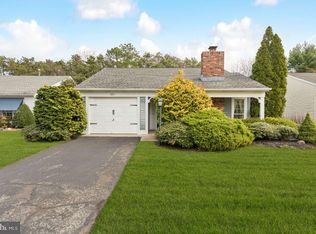 883 Westminster Dr N, Southampton, NJ
