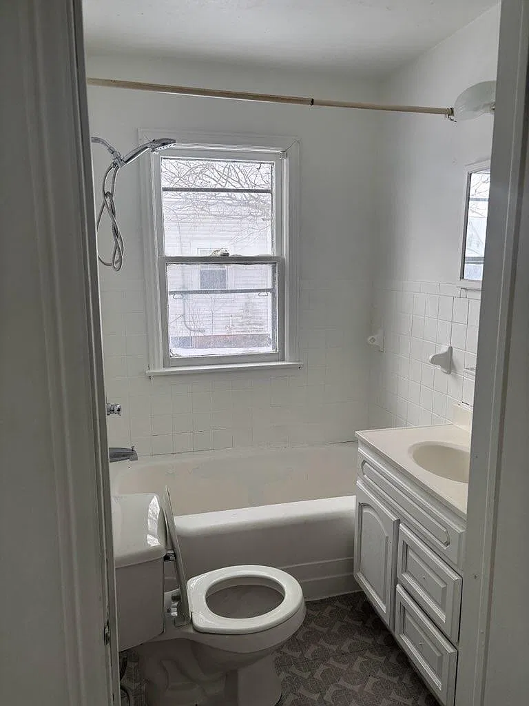 2 bed, 708 sqft, $975 — Photo 4