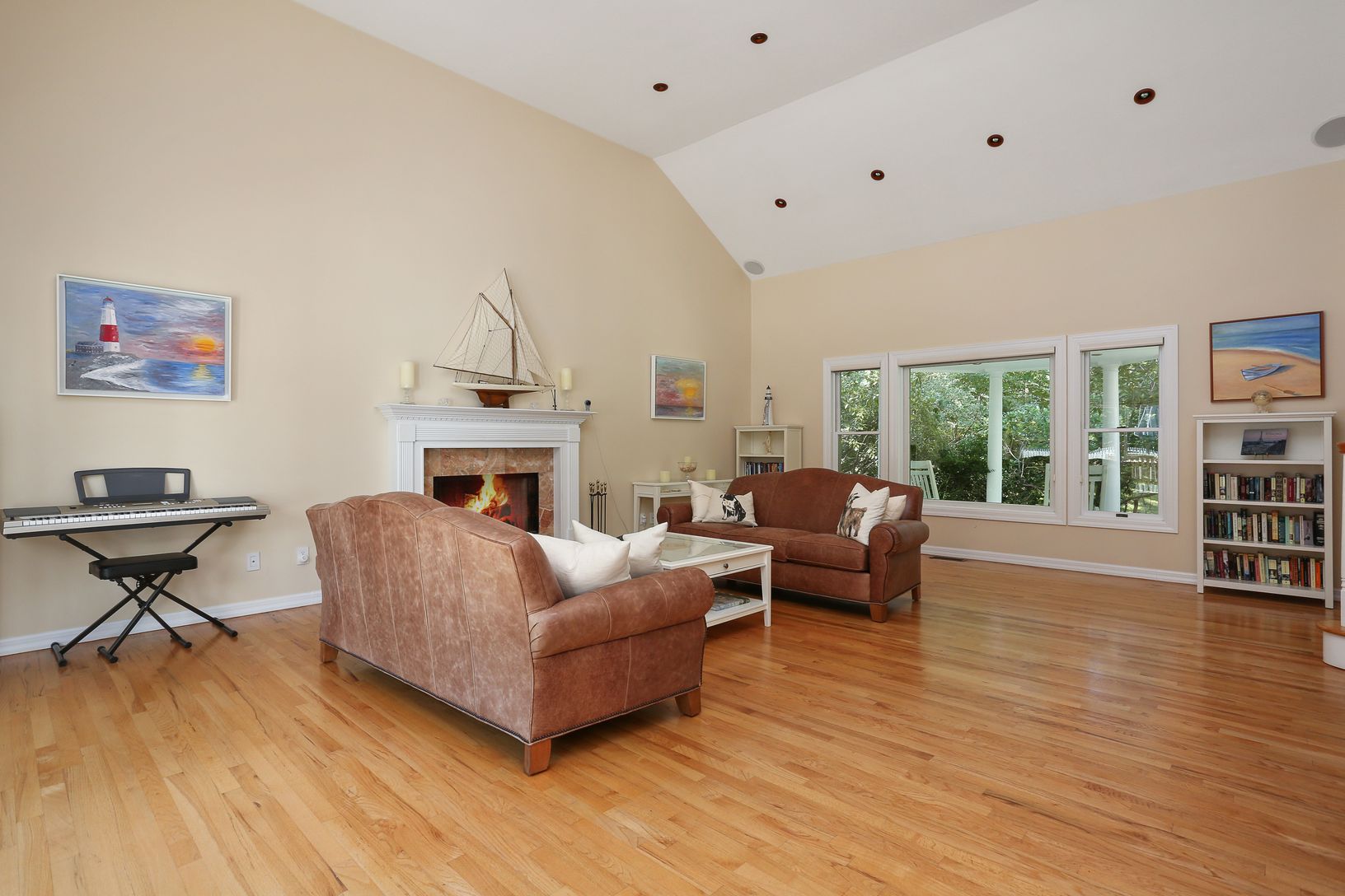  Expansive Living Room