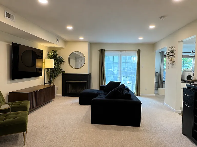 149 Picadilly Pl — Photo 2