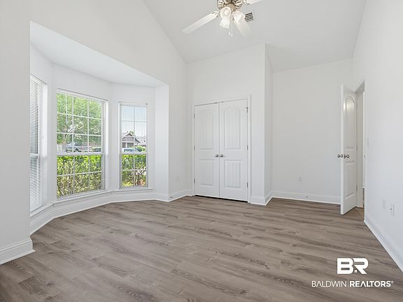5th image of 742 Cheswick Ave