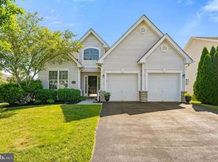 12 Honeysuckle Dr, Manahawkin, NJ 08050