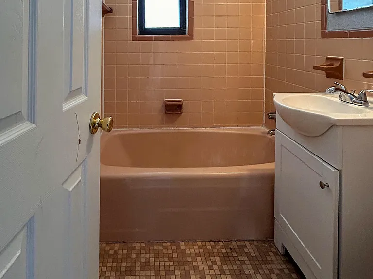 1130 Woodruff Ave #2 — Photo 15