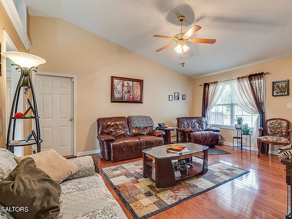 5th image of 6726 Puritan Ln