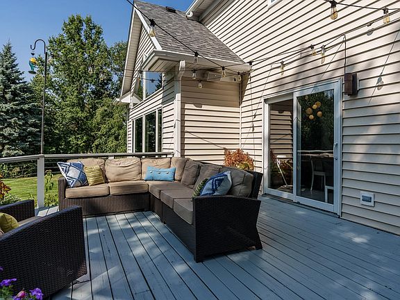 5th image of 45 Glen Abbey Dr
