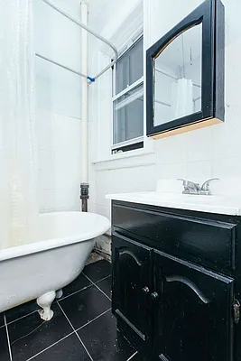 Rented by Nooklyn NYC LLC | media 27