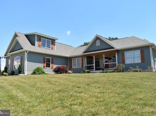 322 Kolpark Dr, Chambersburg, PA 17202