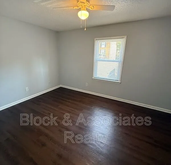 500 N Church St #12 — Photo 5
