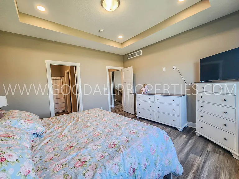 285 NW Morgan Ct — Photo 20