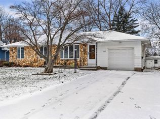 253 Woodcroft Dr, Rochester, NY 14616