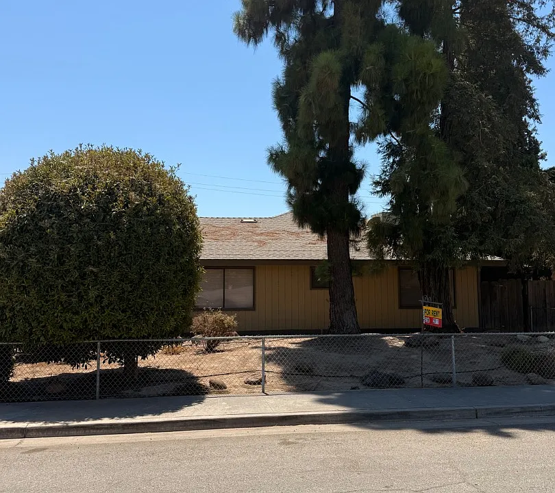 2081 W Della Ave #A