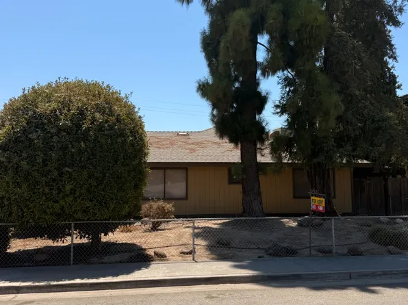 2081 W Della Ave #A, Porterville, CA 93257