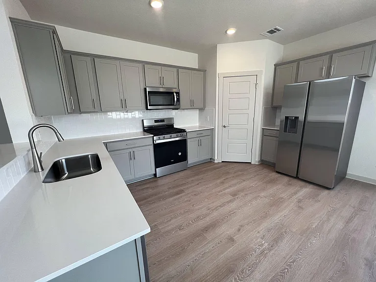 443 Wilshire Rd — Photo 17