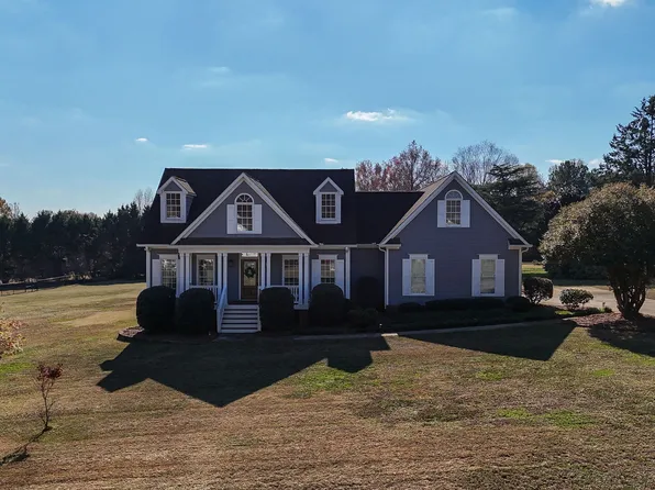 1050 Ridgefield Dr, Bishop, GA 30621