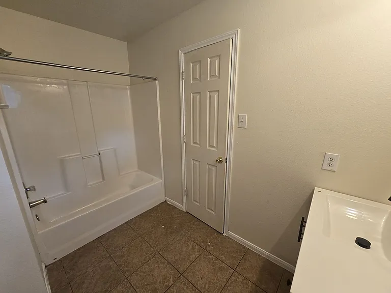 4103 Saint Charles Bay — Photo 9
