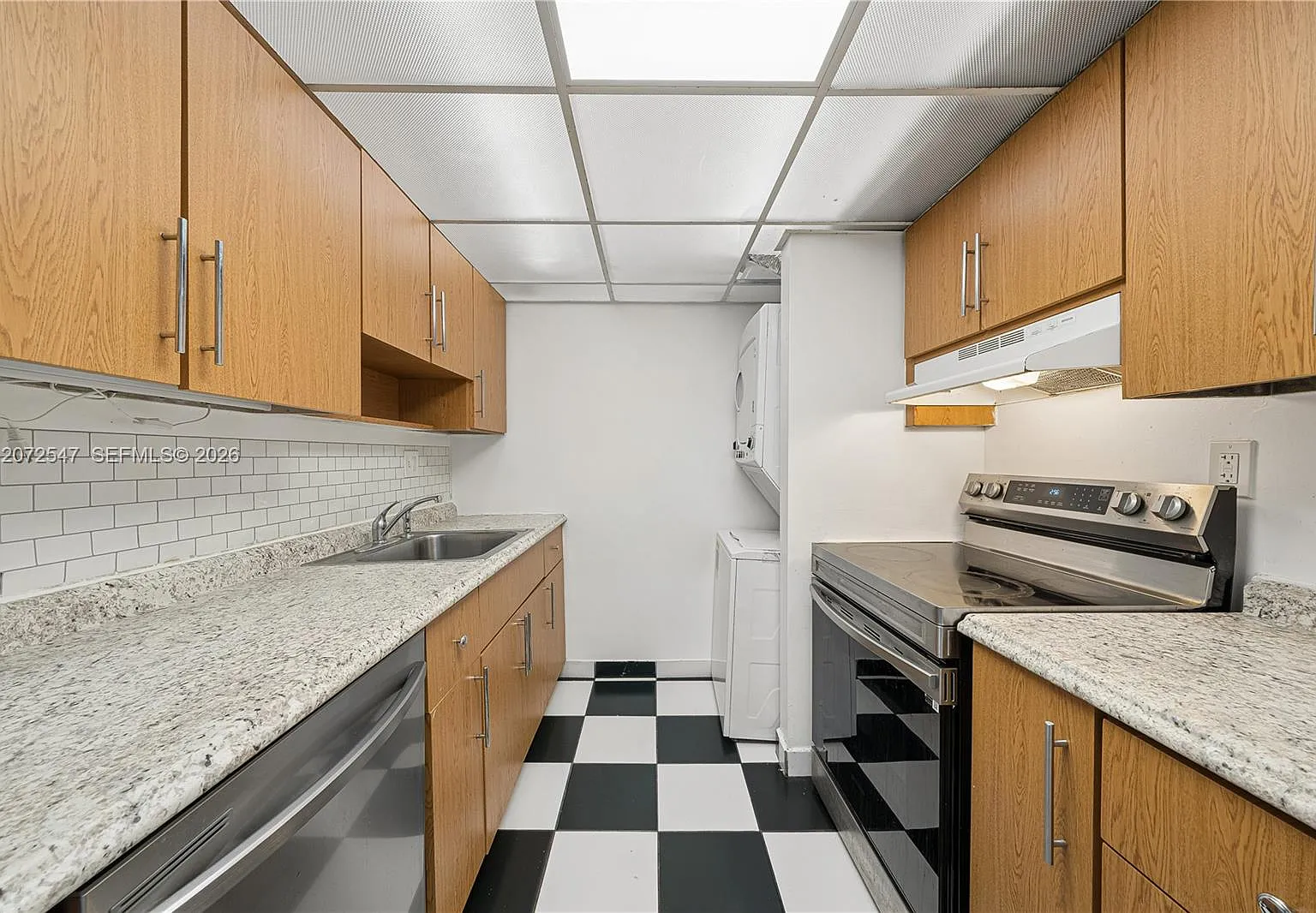 Half Moon Towers Condo — Photo 3